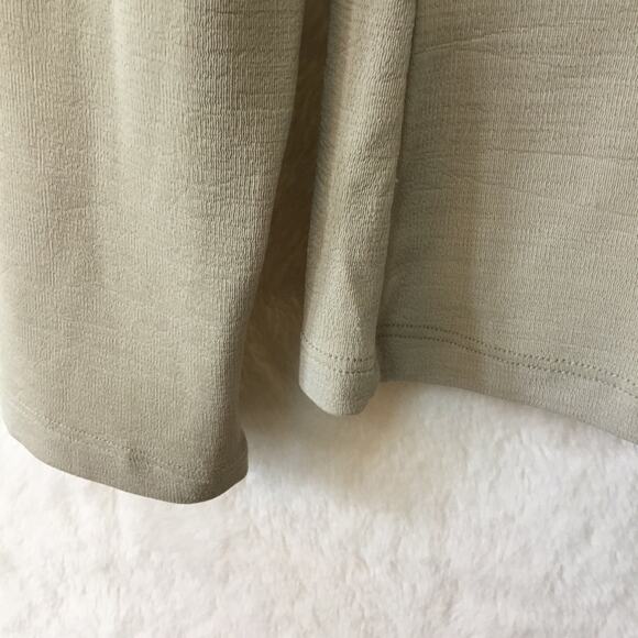 Bebe Beige Long Sleeve V-Neck Top - Picture 4 of 13